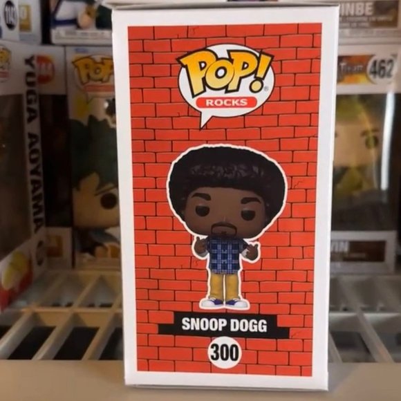 Funko POP! Rocks Snoop Dogg Rap Figure #300! - Picture 5 of 7